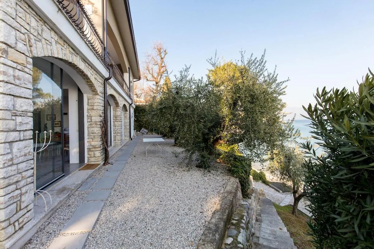 Apartment In A Villa Montinelle 0*,
